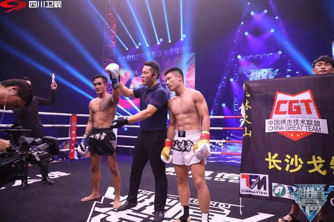 红拳出击打造最豪华自由搏击年终盛典全球踢拳瓶颈期的希望火种