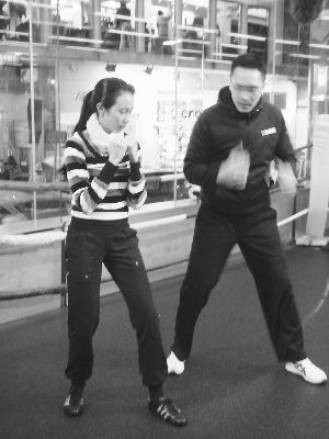 万“马”奔腾动起来!广州体育场馆春节不打烊燃起全民健身热|新春走基层(图1)