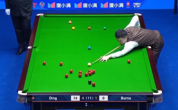 斯诺克世锦赛11日凌晨消息：10-210-95中国3胜1负吕昊天苦战(图1)