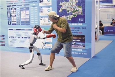 2025服贸会丨还是太全面了！一起来看“机器人”大作战(图1)