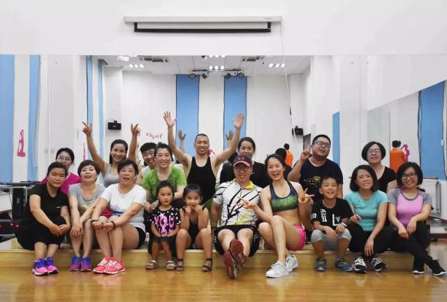跟我做起来爆汗！强力搏击操(图1)